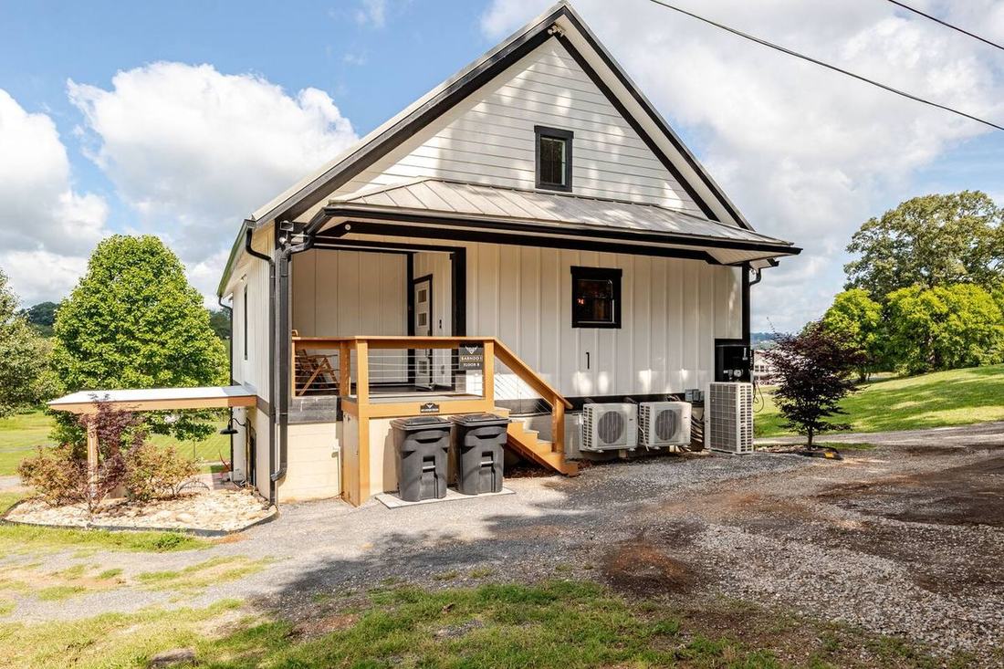 Barndo 1, one of the three matching farmhouse-modern barndominiums at Cedar Pond Farms