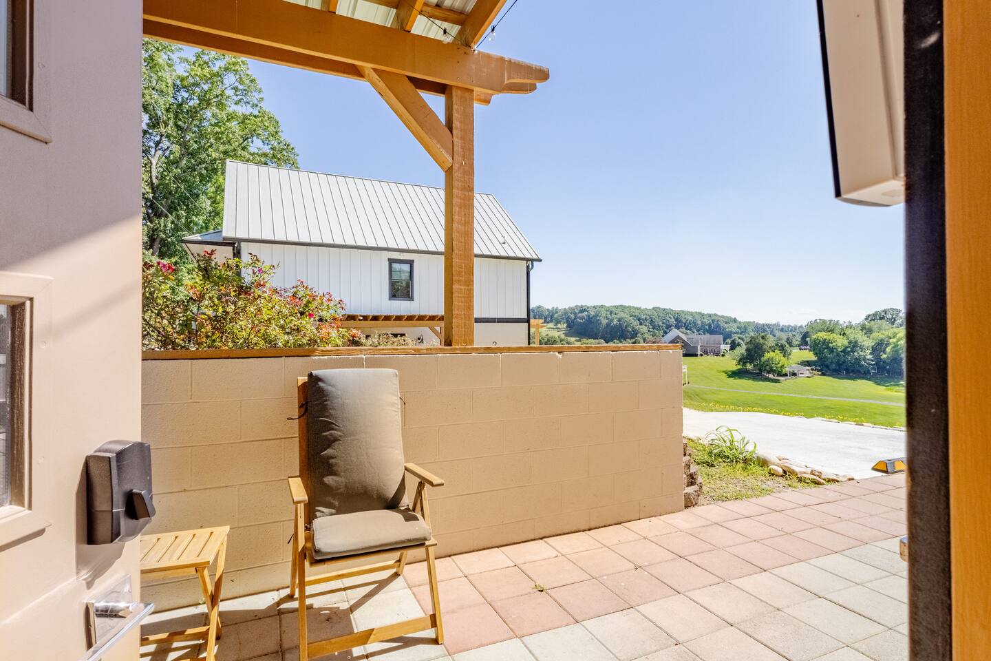 A look around Barndo 3AS, one of the one-bedroom barndominium suite stays guests book for a farm weekend in the Tennessee foothills near the Smokies.