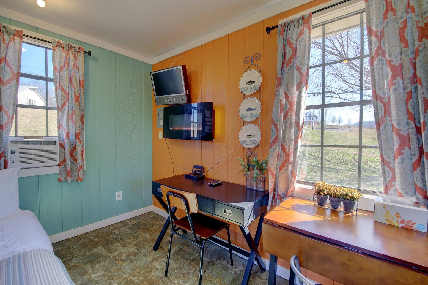 Inside FishHouse Tiny Home, a lakeside tiny home at Cedar Pond Farms — our fluffy Highland cow farm just outside the Smoky Mountains.