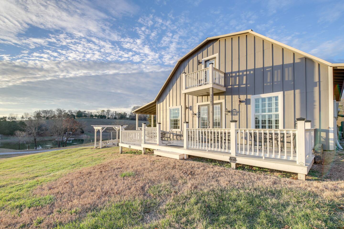 Experience luxury guest experience on the farm with our MilkBarn and Milkhouse.