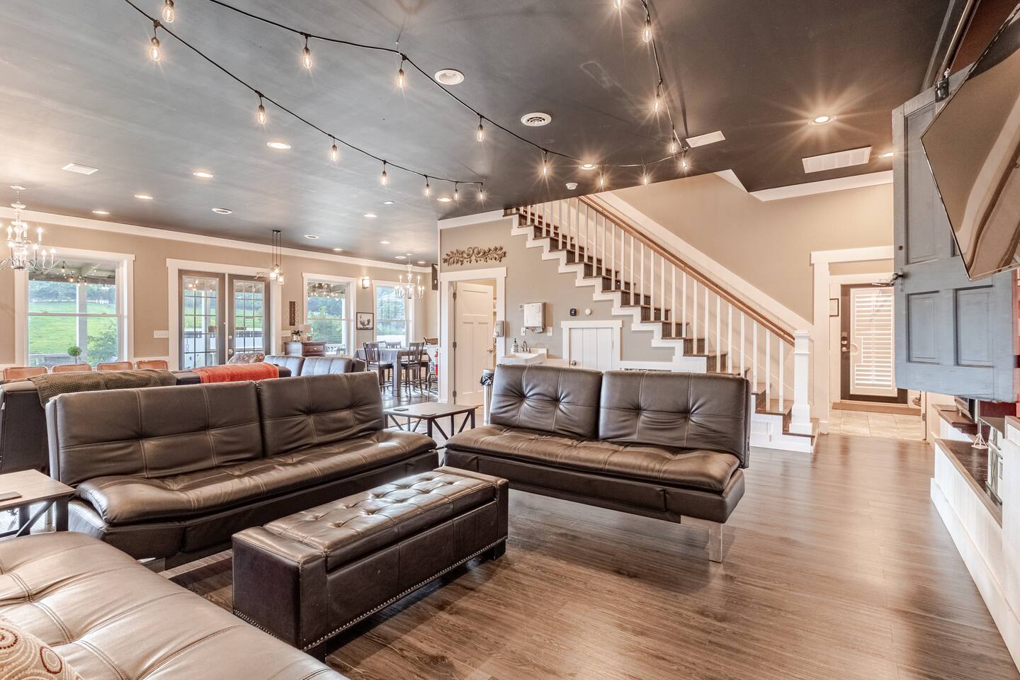 A look around Milkbarn Farm Stay, one of the converted milk barn farmhouse stays guests book for a farm weekend in the Tennessee foothills near the Smokies.