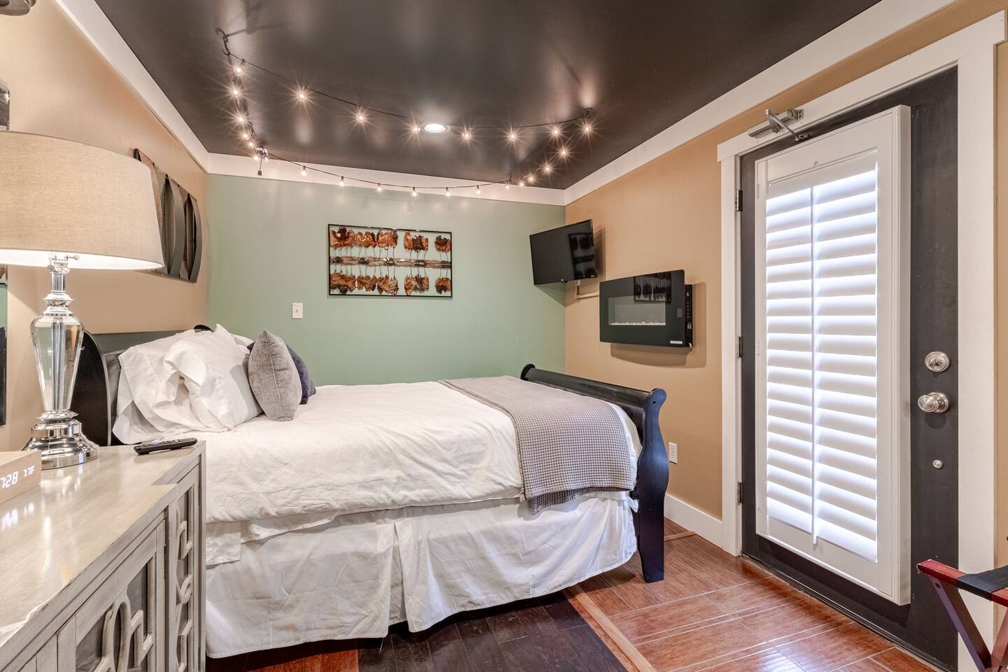 Milkbarn Farm Stay at Cedar Pond Farms in New Market — a converted milk barn farmhouse on a working farm with Scottish Highland cattle.